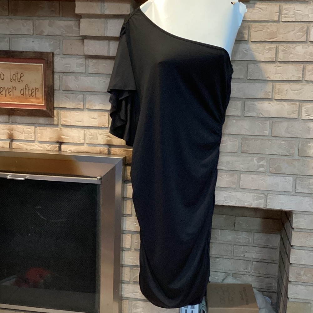 Elegant Black One-Shoulder Dress